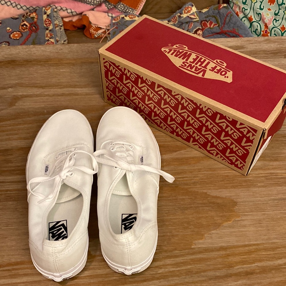 Completely clean, New White Vans 10.5 M/12 W